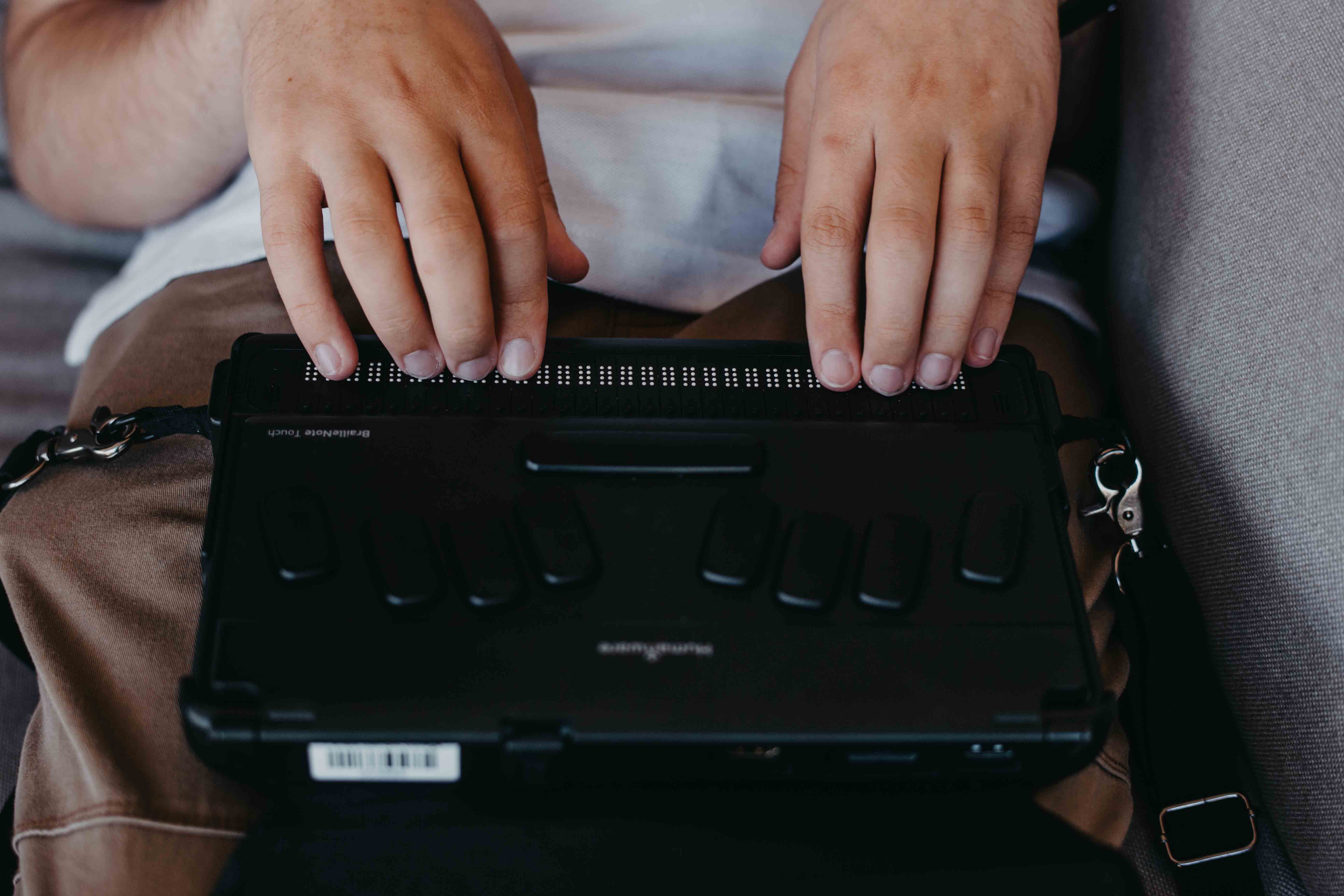 Refreshable braille machine