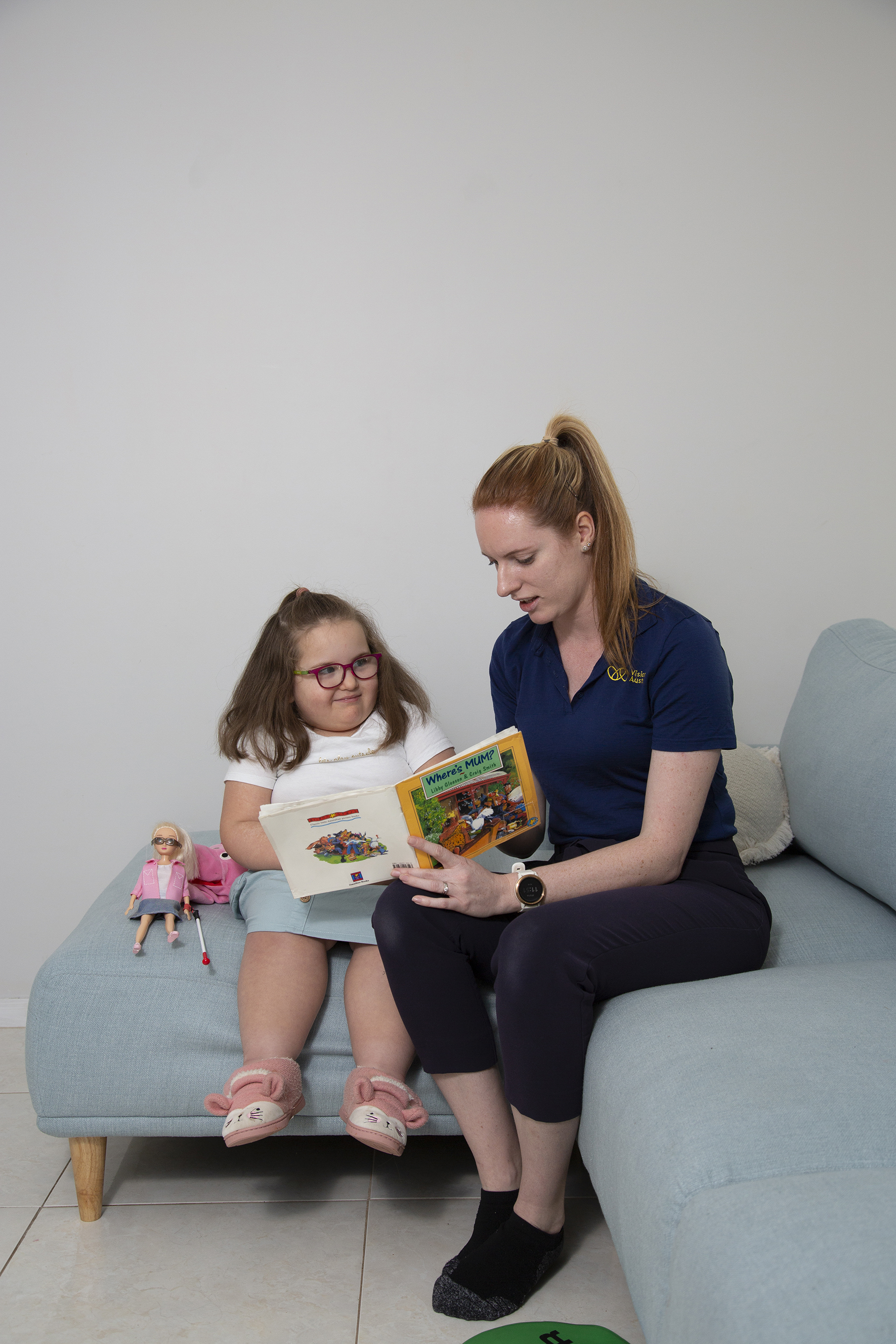 Daisy and Courtney read a book together